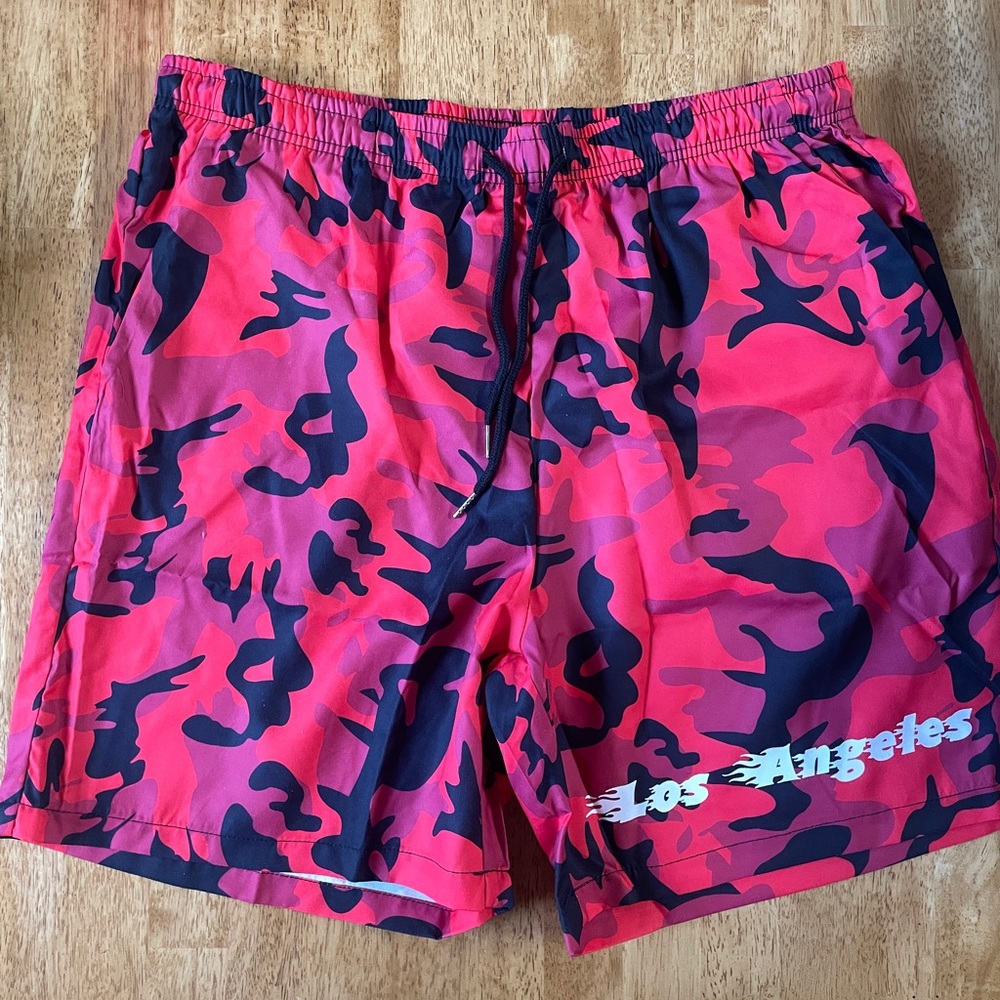 🔥 3/$10 🔥 Red camo ROMWE men’s shorts XL